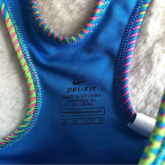 nike sports bra - Picture 3 of 3